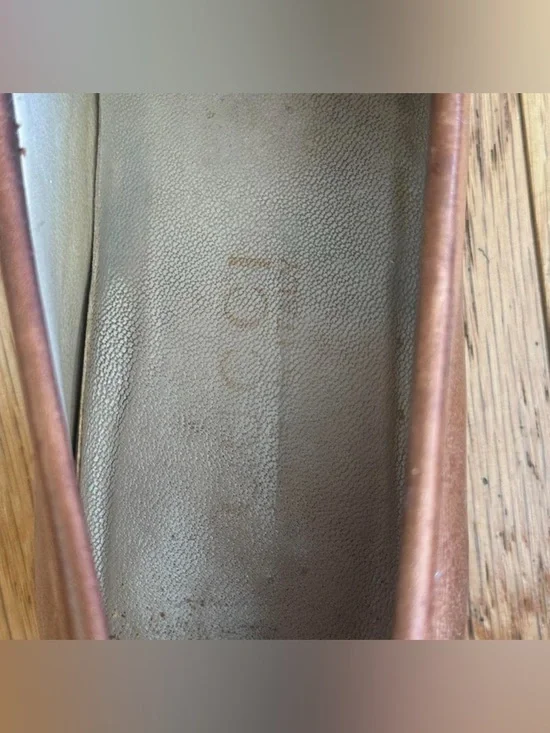 Gucci Women’s Brown Leather Horsebit Loafers. - Picture 6 of 8